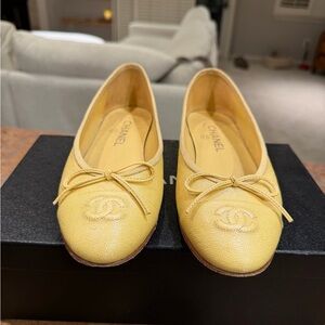 CHANEL butter Yellow Leather Flats